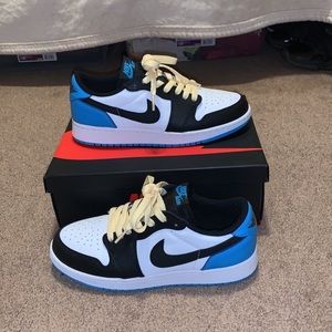 ❌SOLD❌ Air Jordan 1 low OG 5.5Y Powder Blue Black